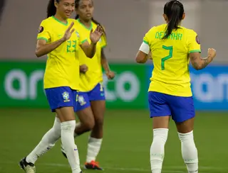 Invicta na Copa Ouro, seleção feminina fecha 1ª fase com goleada 
