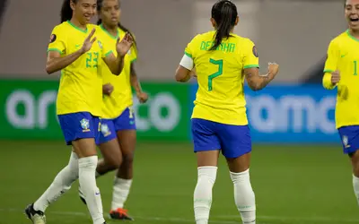 Invicta na Copa Ouro, seleção feminina fecha 1ª fase com goleada 
